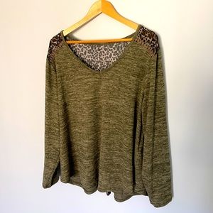 Light weight, long sleeve, green with animal print